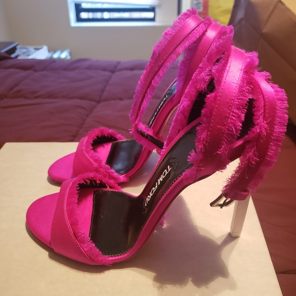 Tom Ford Pink Pumps - Picture 2 of 5